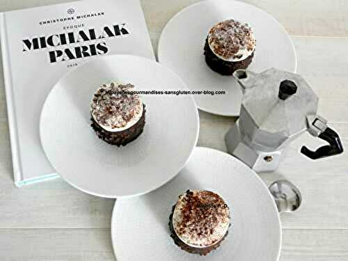 CAPPUCCINO d'après Christophe Michalak : croustillant café praliné, crème chantilly au café, biscuit marigny café imbibage café pastis, mousse de lait cappuccino