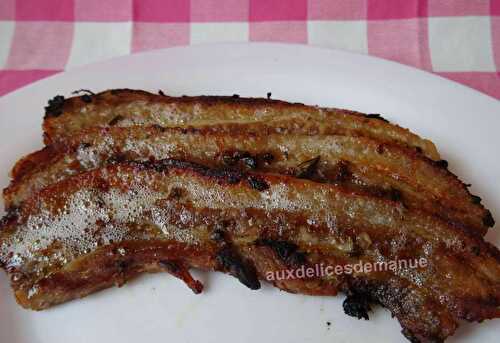 Tranches de poitrine de porc marinées cuisson au barbecue