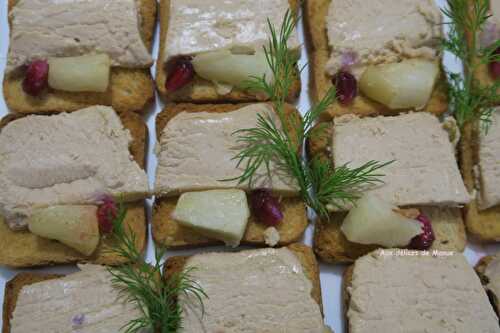 Toasts grillés au foie gras et pomme