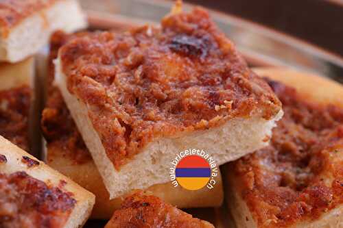 Banruhouts, pain au fromage et oignons de Musa Dagh