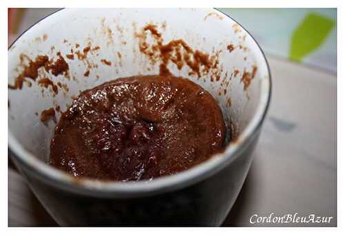 Mug cake chocolat coeur de fraise (sans beurre)
