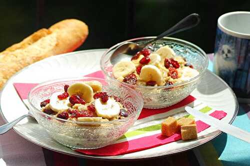 Porridge aux flocons d’avoine, banane et Cranberries