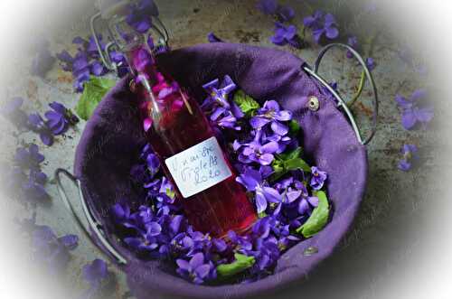 Vinaigre violat, le vinaigre aromatisé aux fleurs de violette
