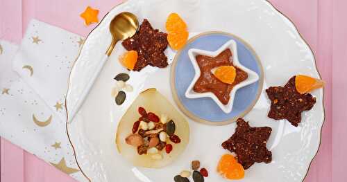 Menu de Noël Uberti : en dessert : poires-graines et fruits, glace banane-cacao et étoiles brawnie (vegan, sans gluten, Noël)