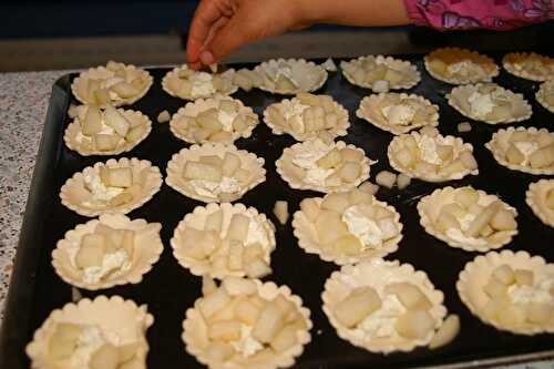 Mini tartelettes apéritives au Boursin et poires
