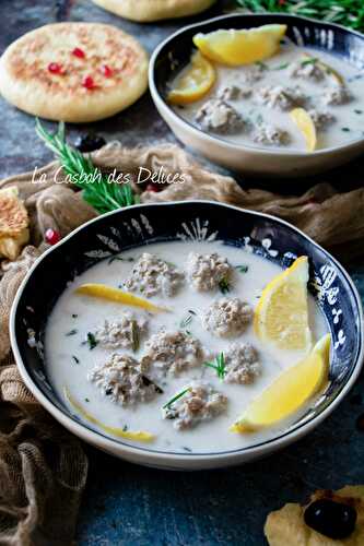 Yuvarlakia : Soupe traditionnelle grecque au yogourt et viande hachée