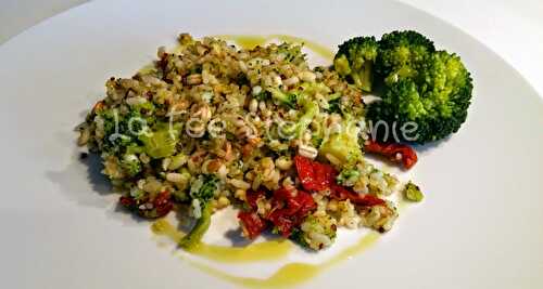 Salade de brocolis, orge, riz, épeautre, quinoa et boulgour.. rien que ça!