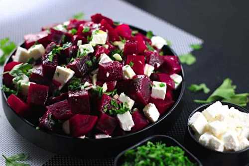 Une délicieuse recette de salade de betteraves et fromage feta (Parfait pour la saison!)