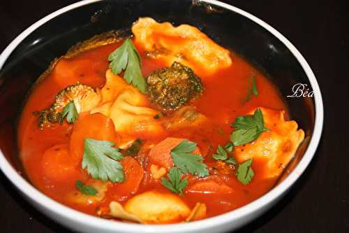 Soupe italienne à la tomate et aux raviolis