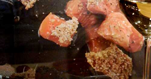 Bonbons de saumon, caramel d'orange et croustillant de sésame