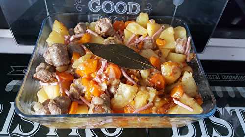 Ragoût de saucisses aux oignons, pommes de terre et carottes au cookéo