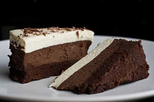 Gâteau triple chocolat - gâteau à base au chocolat pour votre dessert.