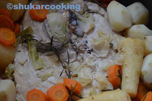 Rouelle de porc et ses légumes racines en cuisson lente
