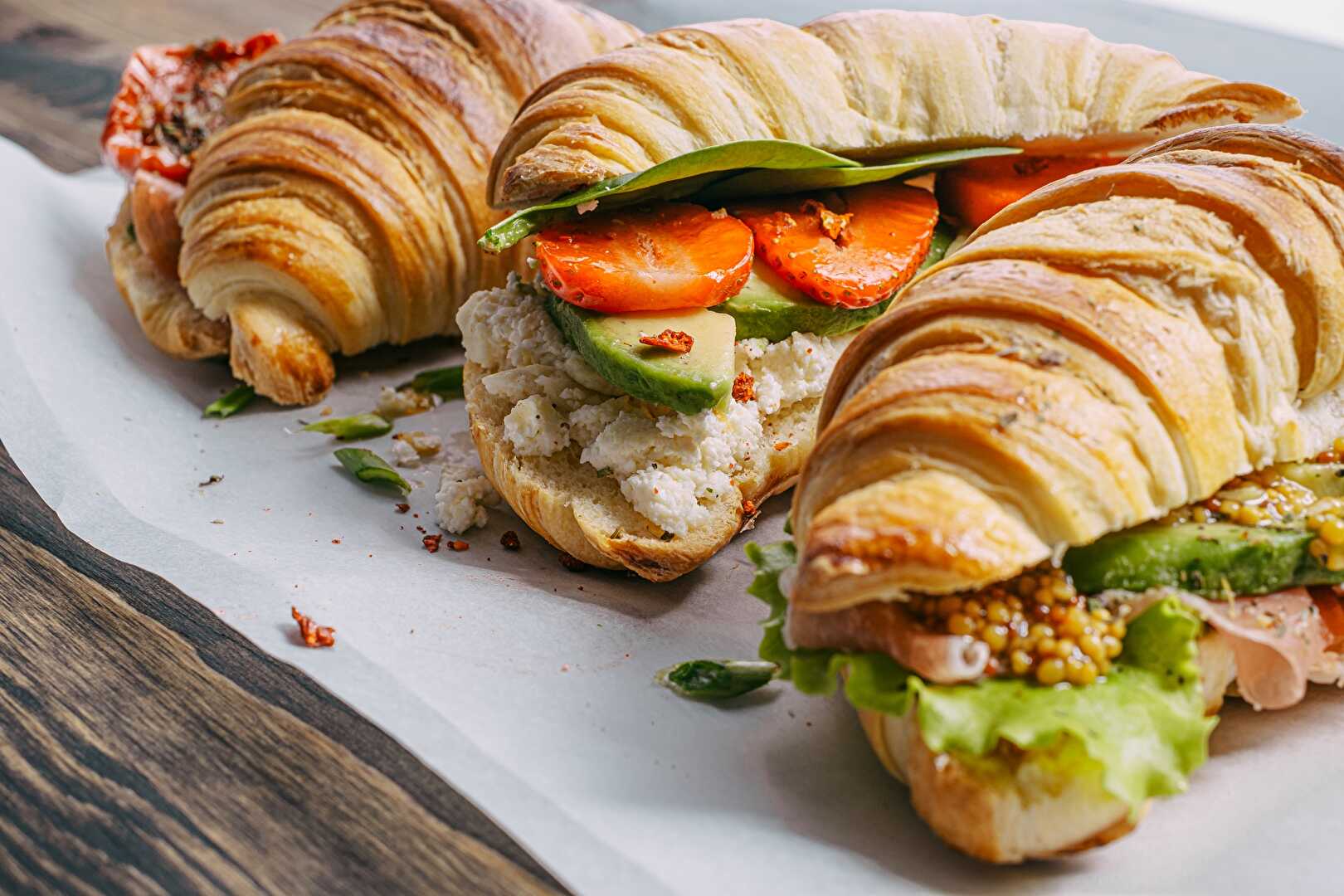 Croissants Gourmands : Découvrez 11 Garnitures Créatives pour des Petits Déjeuners Inoubliables