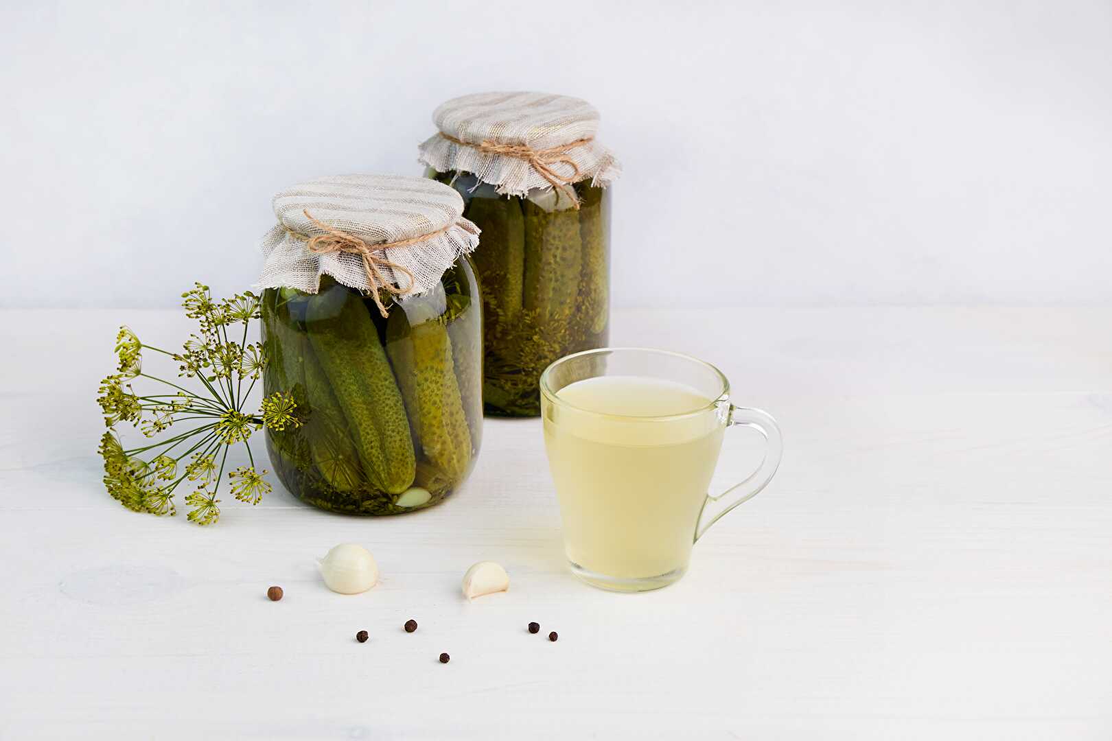 Le Jus de Cornichon : Une Richesse Inattendue dans Votre Pot de Conserve