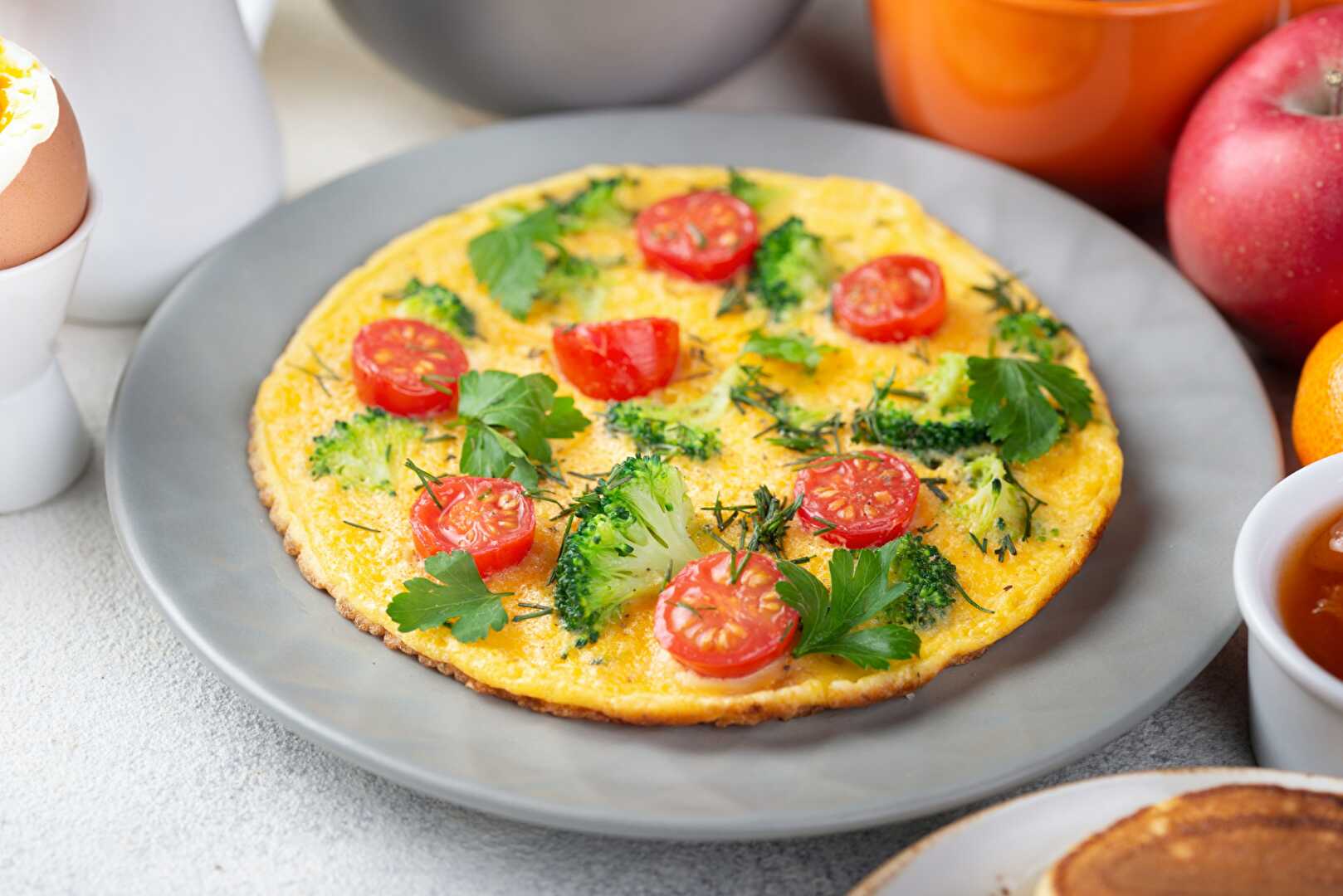 10 garnitures faciles pour compléter votre omelette du matin