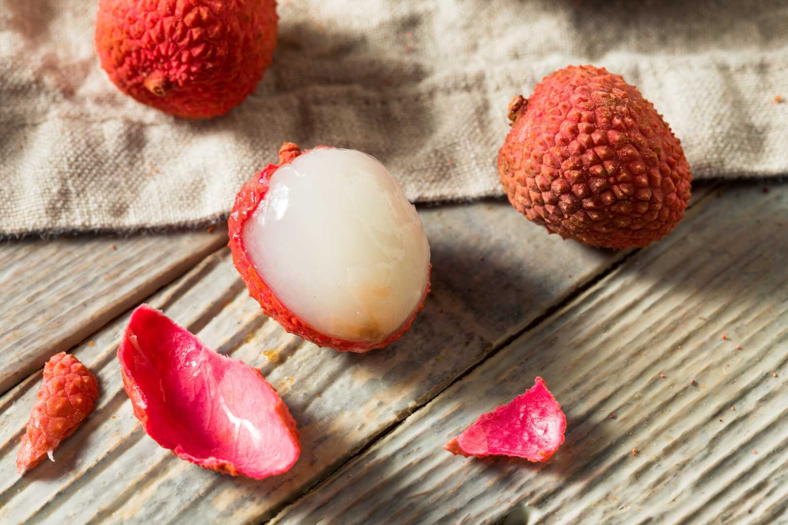 Le Litchi : Le Joyau Sucré de l’Exotisme à Double Saison