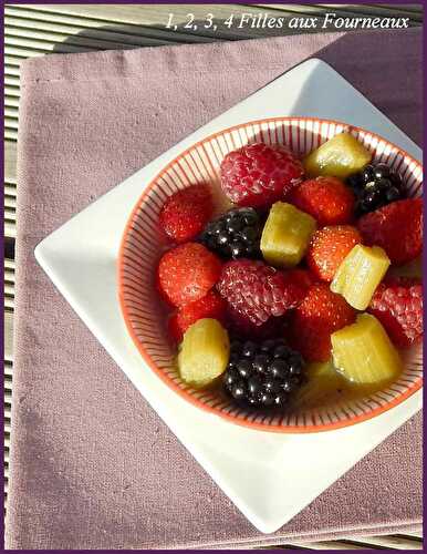 Soupe de rhubarbe aux fruits rouges