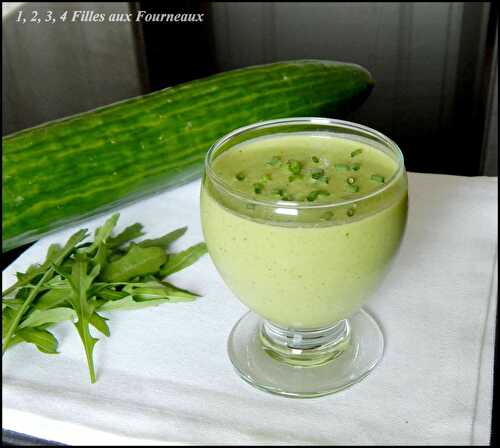 Soupe froide de concombre à la roquette