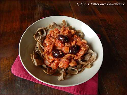 "Tagliatelles" de galettes de blé noir et bolognaise au thon