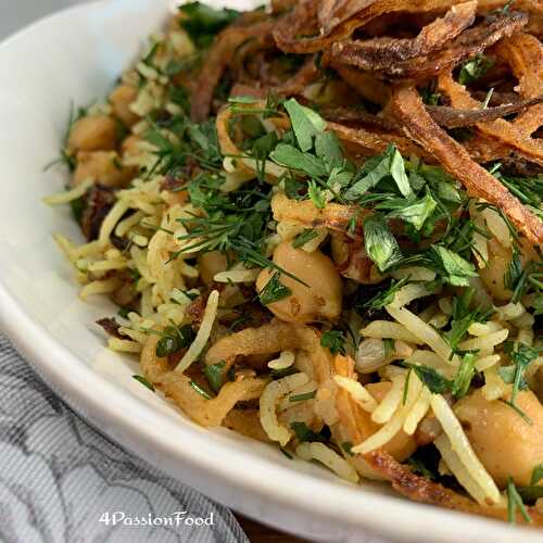 Riz basmati et sauvage aux pois chiches, cassis séchés & herbes, recette d’Ottolenghi et Sami Tamimi de leur livre « Jérusalem ».