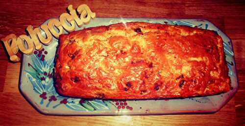 Cake au chèvre, chorizo et tomates séchées