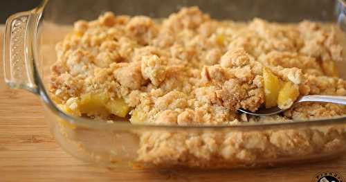 Crumble à l'ananas, à la noix de coco et noix de cajou