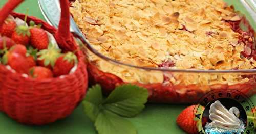 Crumble aux fraises et amandes effilées