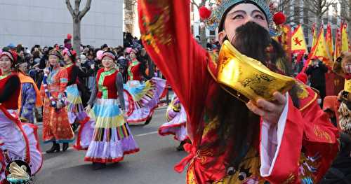 Défilé du Nouvel An chinois à Paris : 2018 Bonne année du Chien