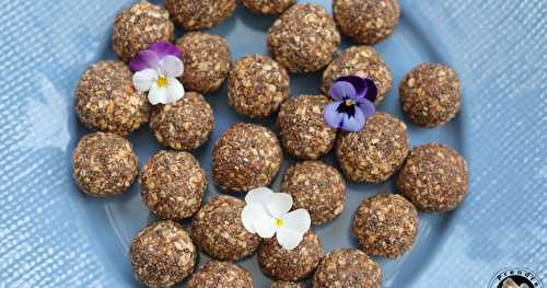 Energy balls cacao chia coco