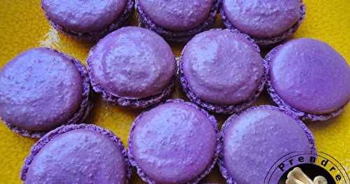 Macarons à la violette et chocolat blanc