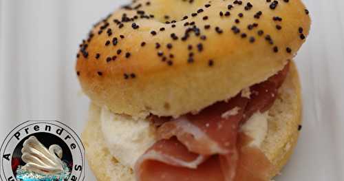 Mini bagels au jambon sec