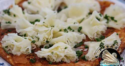 Omelette soufflée au camembert et tête de moine