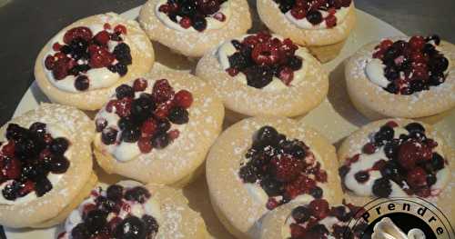 Pavlovas individuelles aux fruits rouges