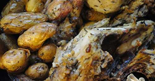 Poulet rôti au thym et pommes de terre au four