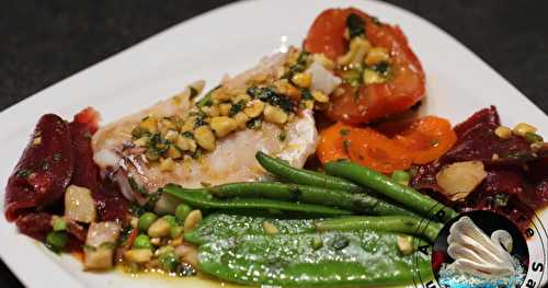 Saint-Pierre vapeur, pistou de légumes, basilic cacahuètes