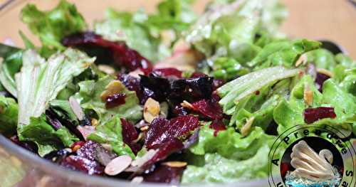 Salade aux amandes grillées caramélisées