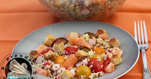 Salade complète Quinoa, crudités, saumon, croûtons chèvre Tipiak