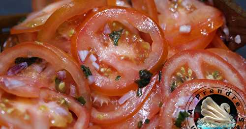 Salade de tomates au basilic