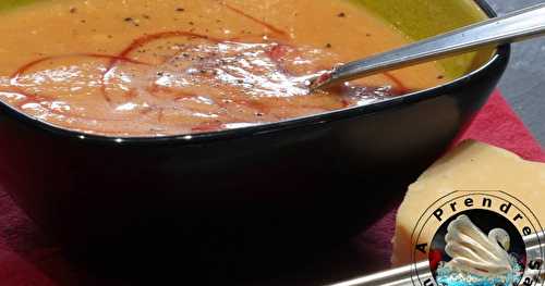 Velouté de tomates au pesto de tomates séchées