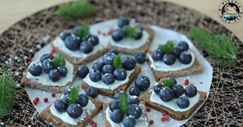 Toasts de seigle à la crème de Saint Agur