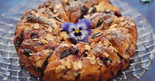 Brioche tressée aux cerises