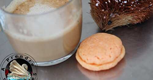 Macarons craquelés à la mangue