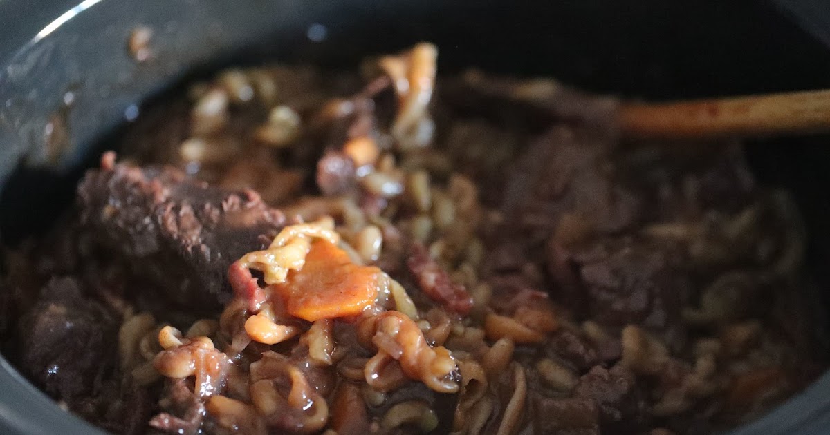 Bœuf bourguignon et pâtes à la mijoteuse 