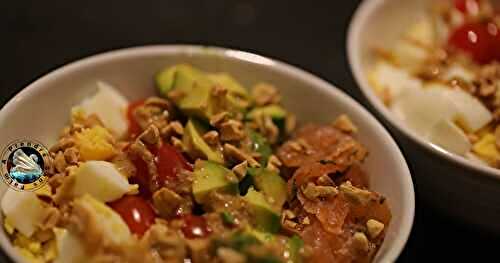 Buddha bowl riz saumon gravlax aux cacahuètes 