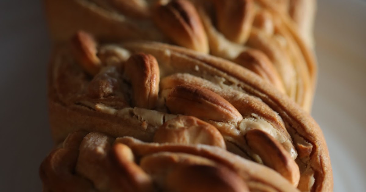 Cake tressé aux noix de cajou 