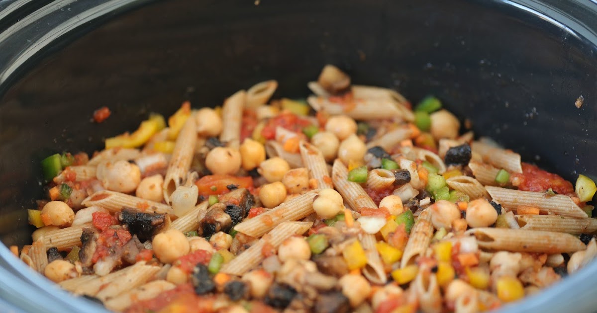 Pennes, pois chiches, sauce aux poivrons à la mijoteuse 