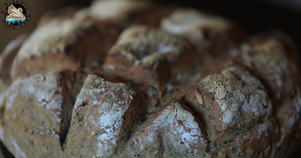 Pain cocotte au levain et noisettes torréfiées 