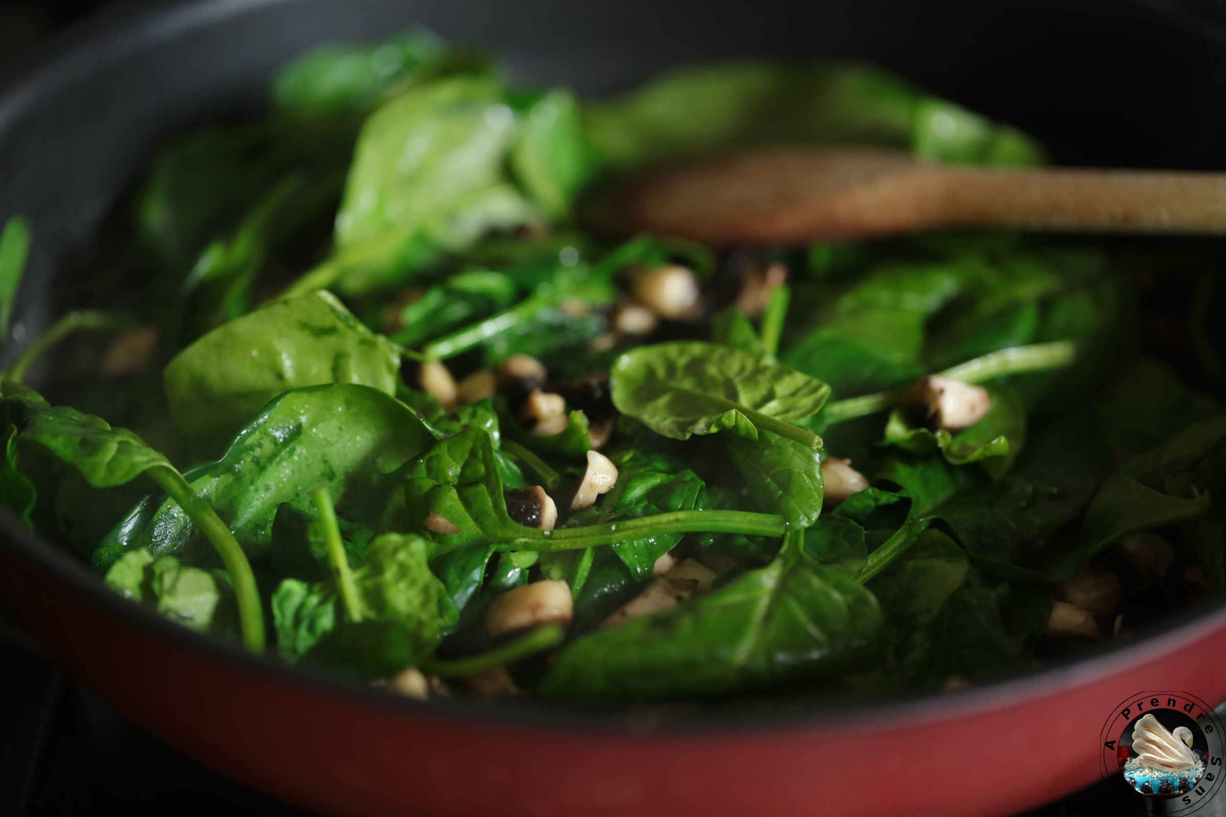 Poêlée d'épinards aux champignons 