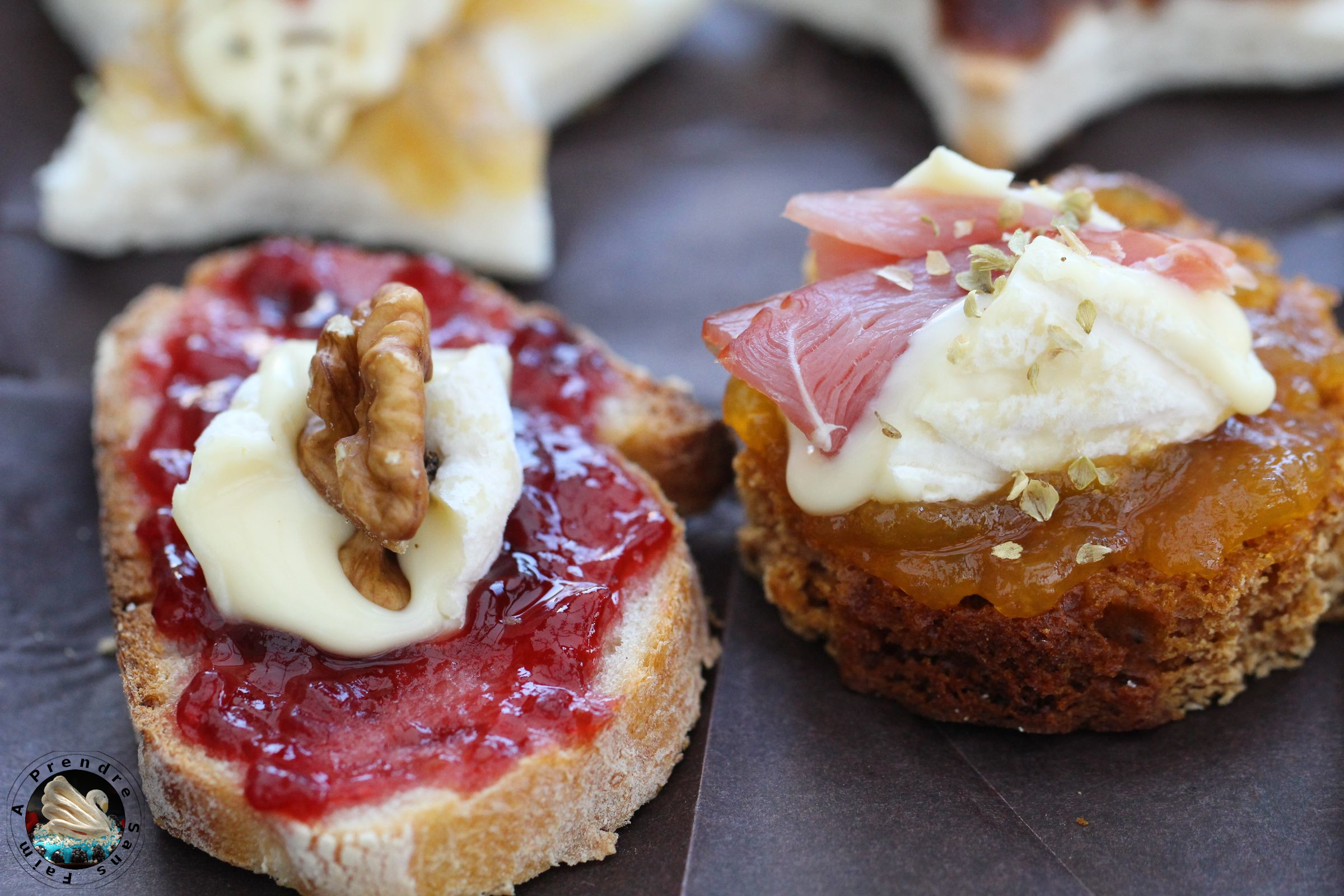 Bouchées fraises camembert chaud 